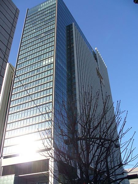 Здание штаб-квартиры “Mitsubishi Electric”, Токио: https://upload.wikimedia.org/wikipedia/commons/thumb/5/55/Tokyo_Building.JPG/450px-Tokyo_Building.JPG